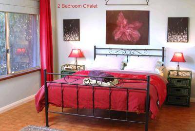 Bettenay's Lakeside Loft Spa Apartment - Accommodation Burleigh 0