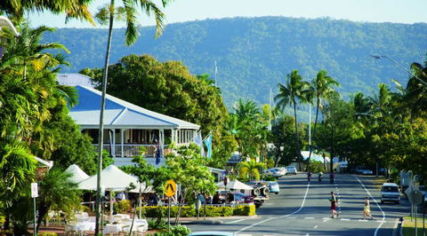 Macrossan House Boutique Holiday Apartments - Accommodation Burleigh 3