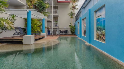Macrossan House Boutique Holiday Apartments - Accommodation Burleigh 4