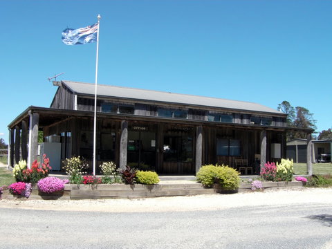 Mansfield Holiday Park - Accommodation Burleigh 7