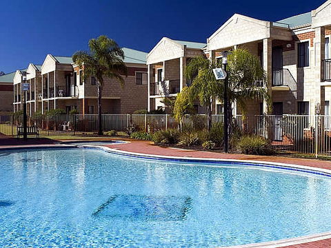 Country Comfort Inter City Hotel & Apartments - Accommodation Burleigh 0