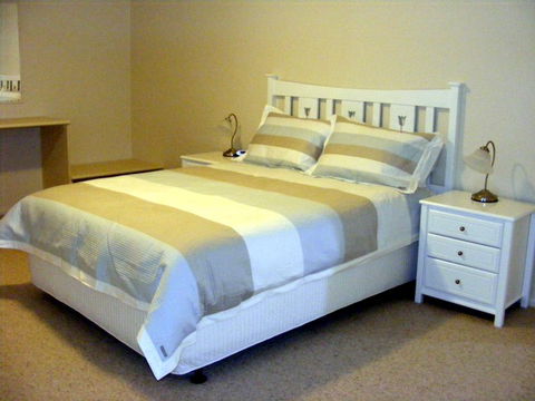 Fairways Bed & Breakfast At Jerilderie - Accommodation Burleigh 1