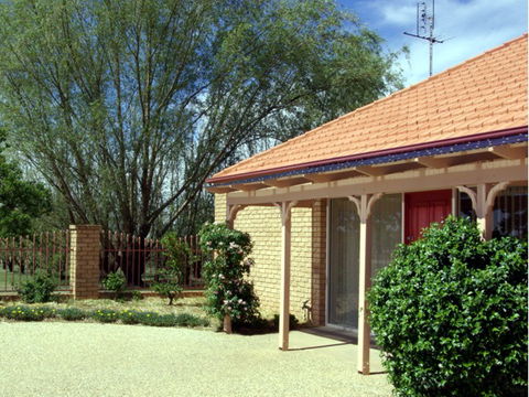 Fairways Bed & Breakfast At Jerilderie - Accommodation Burleigh 4