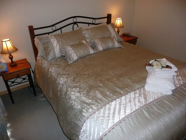 Glendara Cottage - Accommodation Burleigh 3