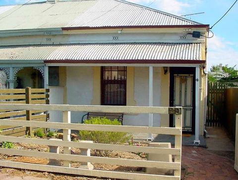 Harriett's Cottage Accommodation Clyde's Cottage - Accommodation Burleigh 0