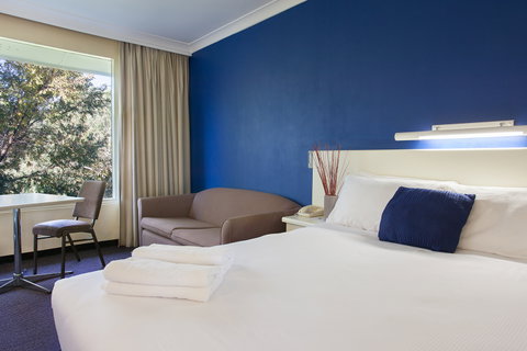 Ibis Styles Tamworth - Accommodation Burleigh 6