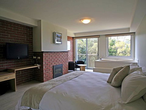 Macedon Ranges Hotel & Spa - Accommodation Burleigh 2