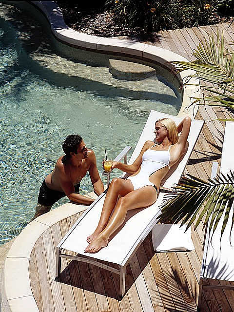 Mobys Beachside Retreat - Accommodation Burleigh 4