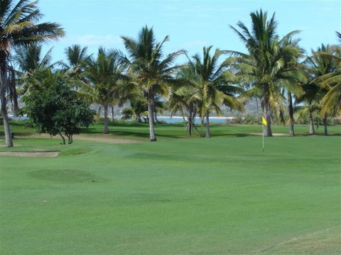 Queens Beach Tourist Village - Accommodation Burleigh 0