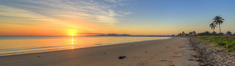 Queens Beach Tourist Village - Accommodation Burleigh 4