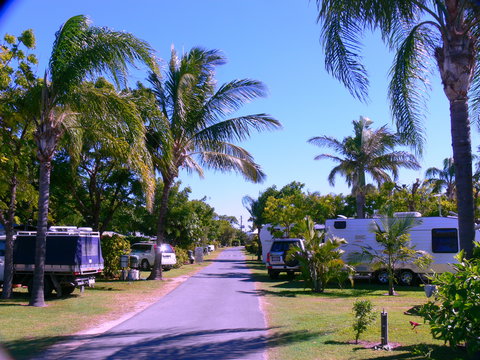 Queens Beach Tourist Village - Accommodation Burleigh 7