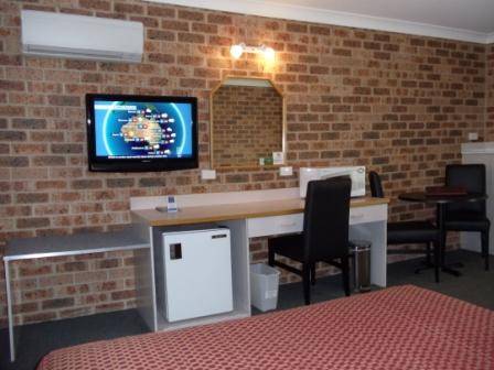 Town & Country Motor Inn Tamworth - Accommodation Burleigh 3
