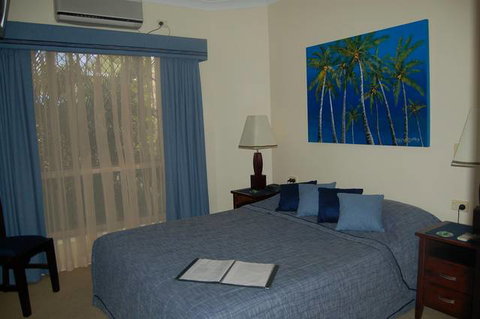 While Away Bed & Breakfast - Accommodation Burleigh 2