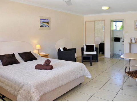 Yamba Twin Pines Motel - Accommodation Burleigh 0