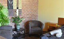Lightning Ridge Outback Resort And Caravan Park - Lightning Ridge - Accommodation Burleigh 4