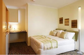 Snooze Inn - Accommodation Burleigh 0