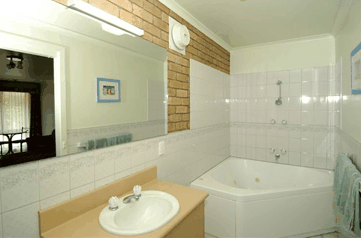 Surf City Motel - Accommodation Burleigh 2