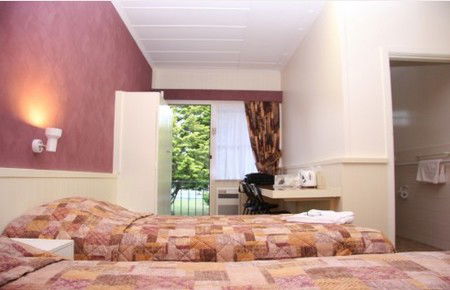 Titania Motel - Accommodation Burleigh 0
