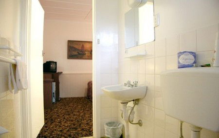 Titania Motel - Accommodation Burleigh 3