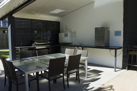 The Bay Apartments - Accommodation Burleigh 0
