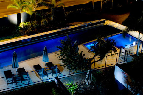 The Bay Apartments - Accommodation Burleigh 2