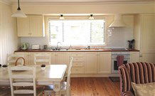 Yahgunyah Cottage - Accommodation Burleigh 5