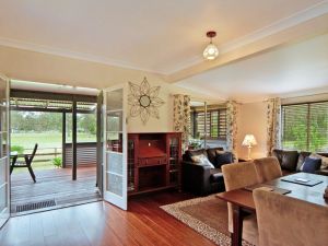 Woollamia Farm Cottage Accommodation - Accommodation Burleigh 0