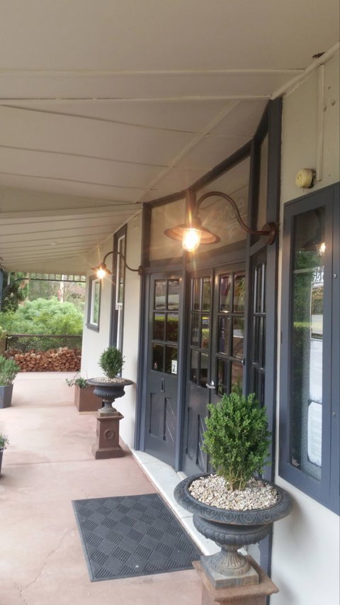 The Grande Hotel And Restaurant - Accommodation Burleigh 1