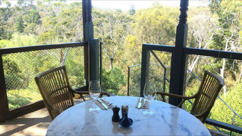 The Grande Hotel And Restaurant - Accommodation Burleigh 2