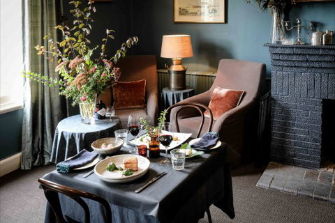 The Grande Hotel And Restaurant - Accommodation Burleigh 3