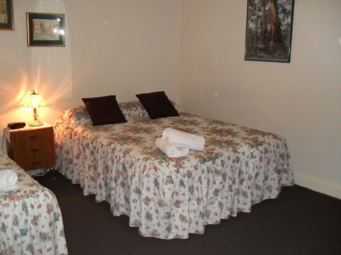 Aaron Cottage - Accommodation Burleigh 2