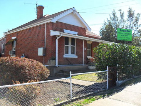 Aaron Cottage - Accommodation Burleigh 5