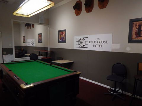 Club House Hotel - Accommodation Burleigh 2