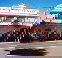 Club House Hotel - Accommodation Burleigh