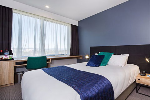 Mantra MacArthur Hotel - Accommodation Burleigh 2