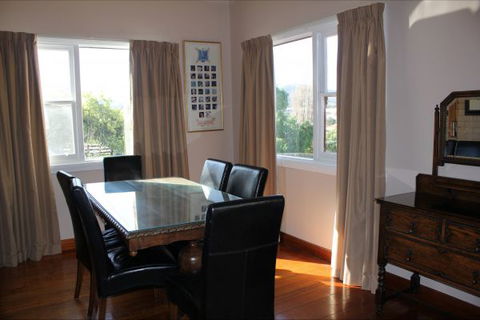 Bridge View Retreat - Accommodation Burleigh 2