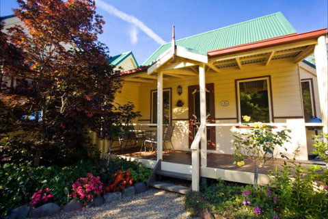 Autumn Abode Cottages - Accommodation Burleigh 1