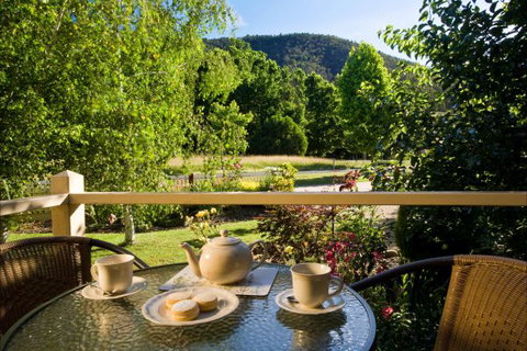 Autumn Abode Cottages - Accommodation Burleigh 9