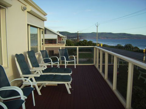 Century 21 SouthCoast: Hayman - Accommodation Burleigh 1