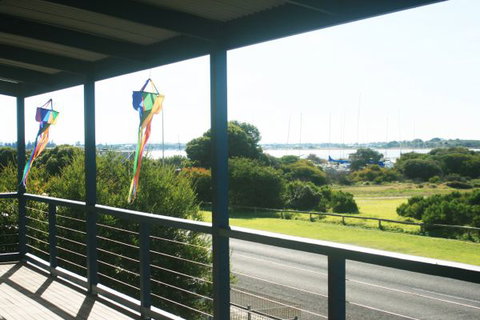 LJ Hooker Goolwa Holiday Rentals - 25 Barrage Road, Goolwa South - Accommodation Burleigh 2