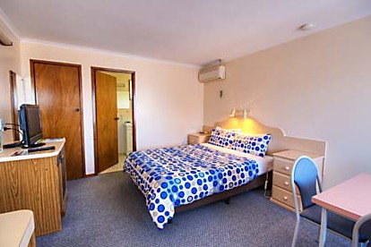 Raglan Motor Inn - Accommodation Burleigh 3