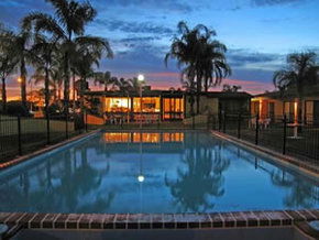 Comfort Inn Deakin Palms - Accommodation Burleigh 2
