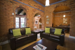 Florennes Heritage Cottage - Accommodation Burleigh 3