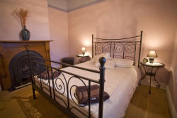 Florennes Heritage Cottage - Accommodation Burleigh 5