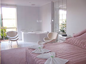 Cottonwood Motor Inn - Accommodation Burleigh 0