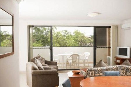 Pacific International Apts Bankstown - Accommodation Burleigh 1