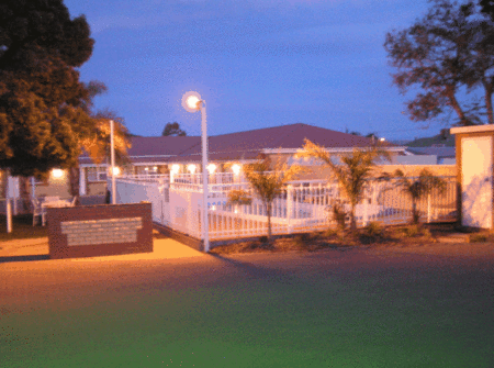 Charles Rasp Motor Inn and Cottages - Accommodation Burleigh