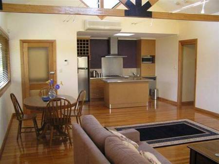 Scottsdale TAS Accommodation Burleigh