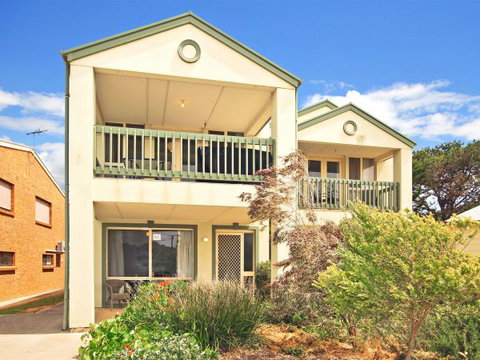 Century 21 SouthCoast: Seaborne Breeze - Accommodation Burleigh 0