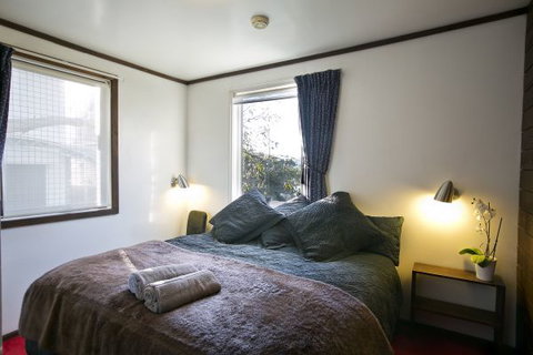 Kilimanjaro Alpine Apartments - Accommodation Burleigh 7